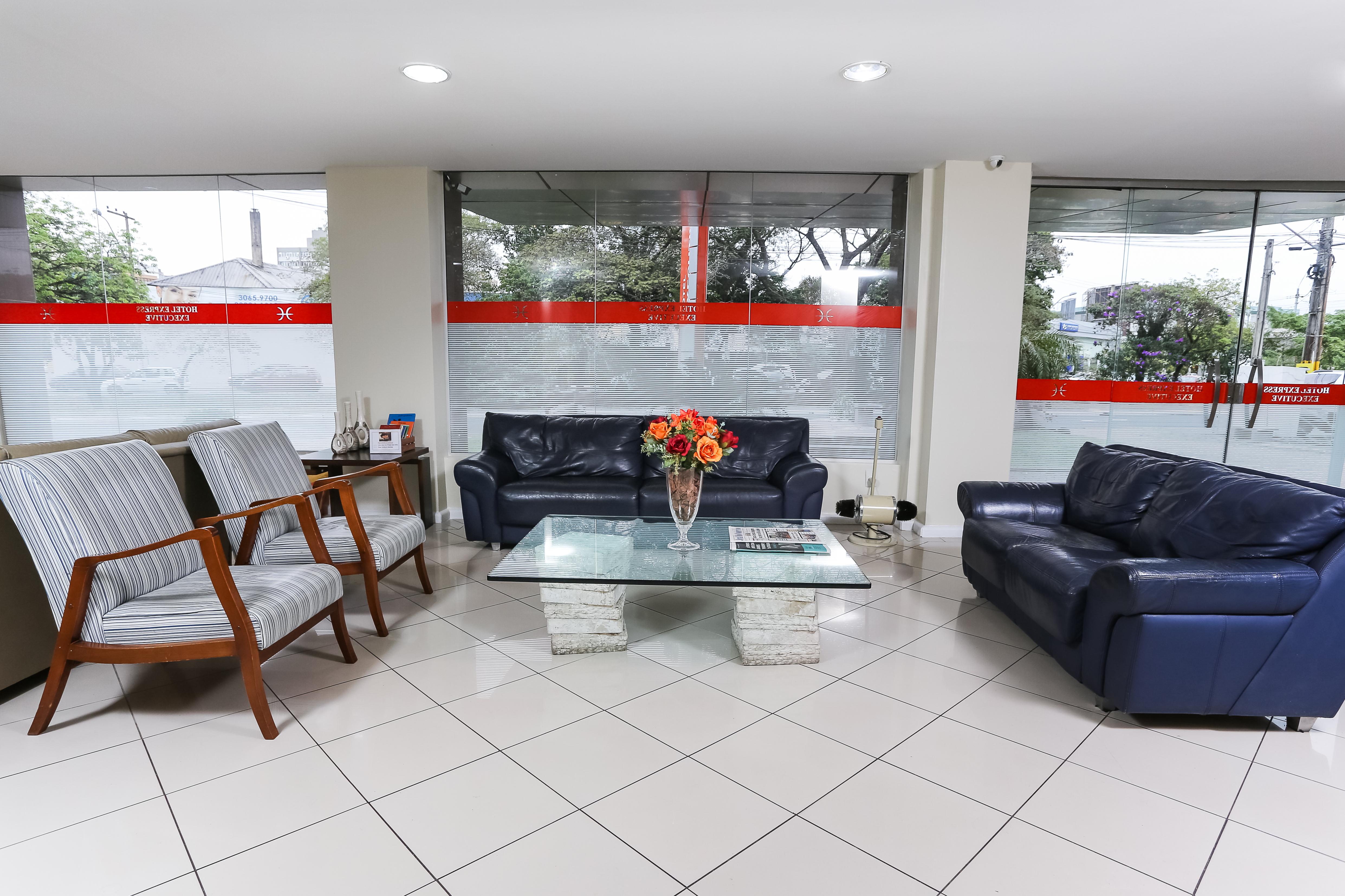Hotel Suarez Executive โนวูอัมบูร์โก ภายนอก รูปภาพ